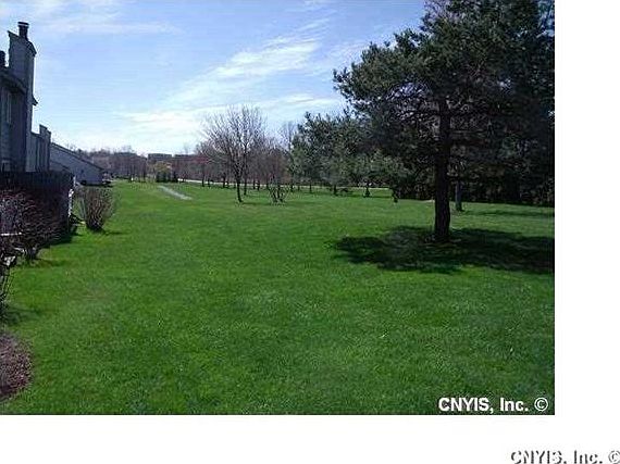 5th image of 475 Summerhaven Dr N