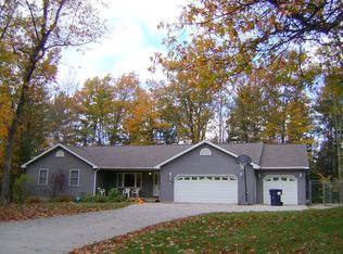 9594 Pennington Dr, Interlochen, MI 49643