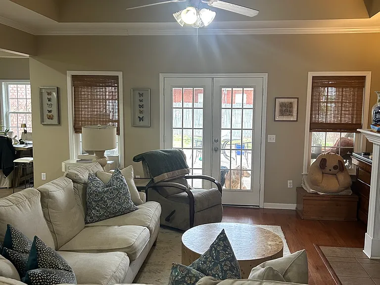 1002 Scarlett Dr — Photo 12