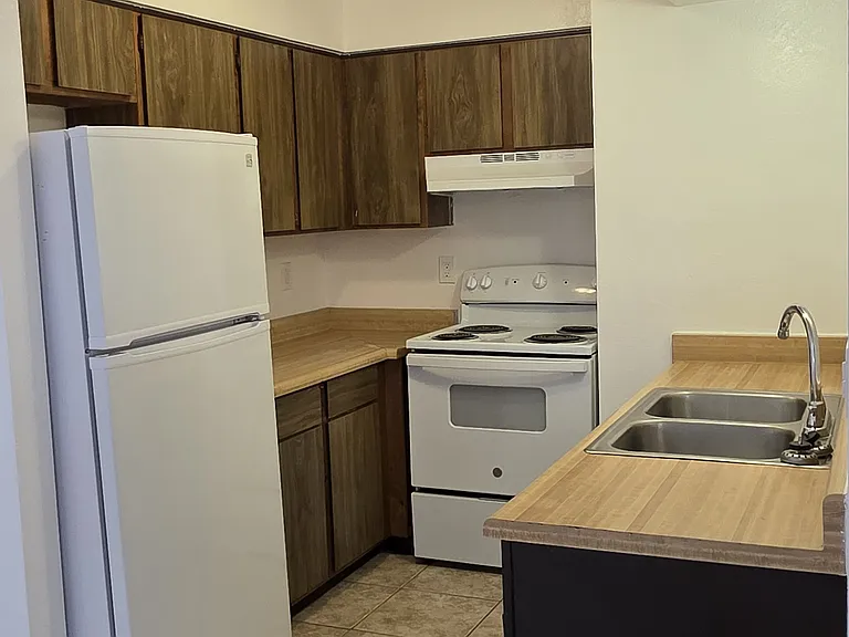 2121 N Bell Ave #2121 — Photo 3
