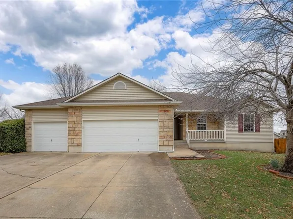 1105 Creekside Ct, Raymore, MO 64083