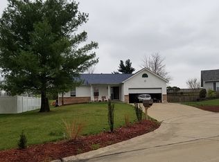 8 Mouser Dr, Saint Charles, MO 63304