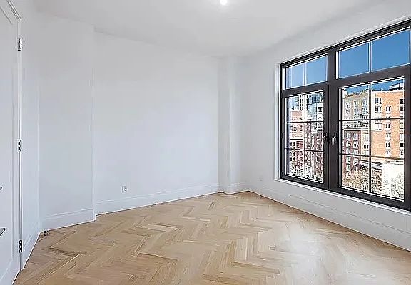 3rd image of 207 W 18th St #12