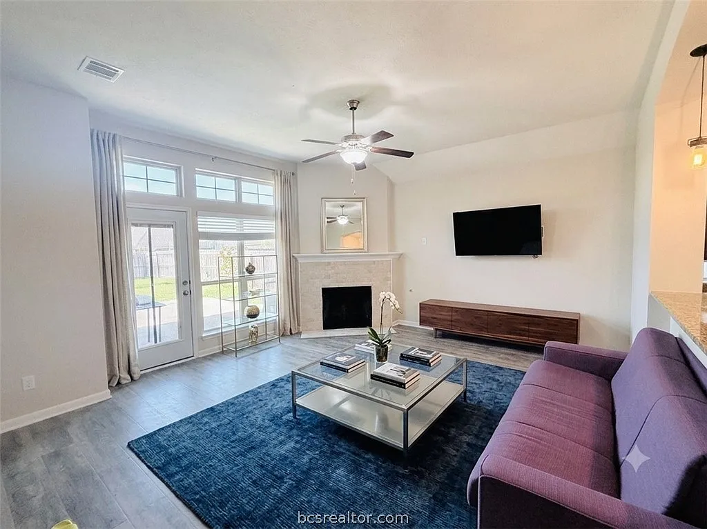 3 bed, 1742 sqft, $2,250 — Photo 4
