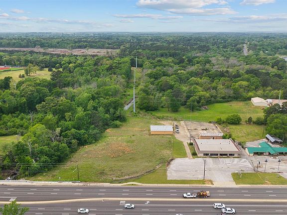 3rd image of 1404 N Northwest Rd #323