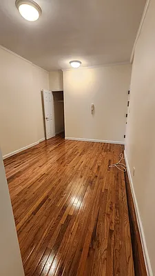 Rented by Manhattan Realty Group | media 13