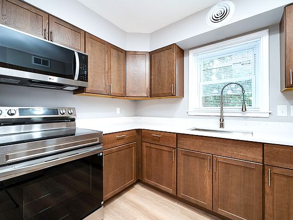 5th image of 1543 Schuylkill Ave