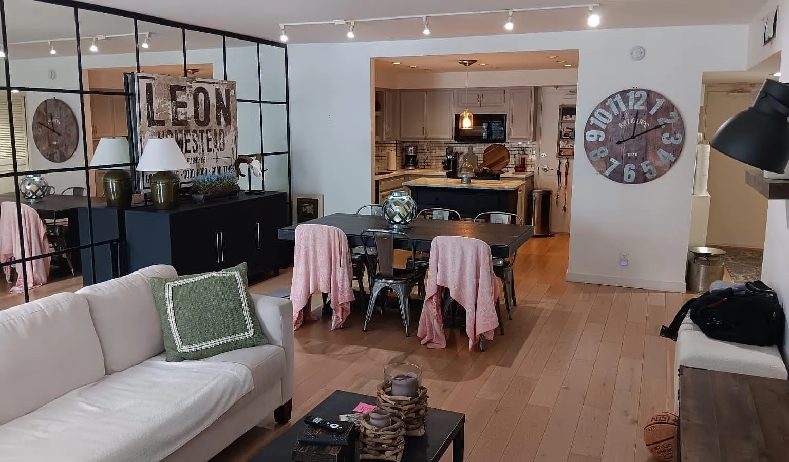2 bed, 1.5 bath, 980 sqft, $3,000 — Photo 3