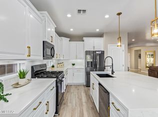 8072 N Wayward Star Dr, Tucson, AZ 85743