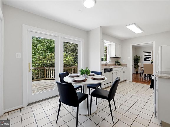 4th image of 4556 Lawnvale Dr