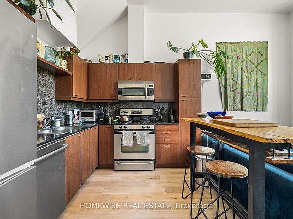 4th image of 437 Roncesvalles Ave #410