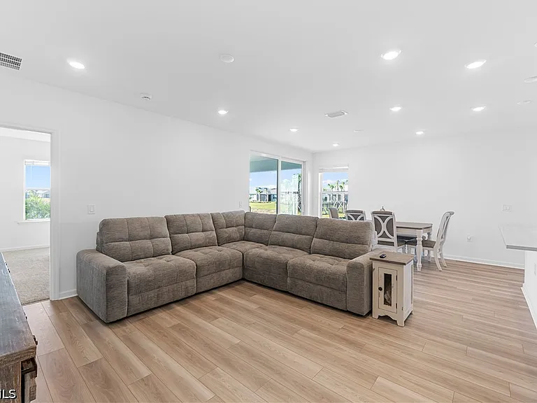 44148 Kelly Dr — Photo 16