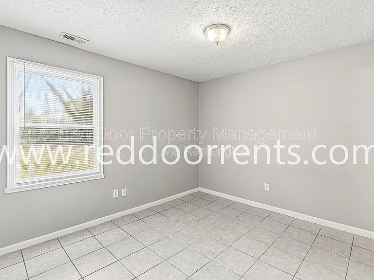 517 Gibbs St — Photo 12