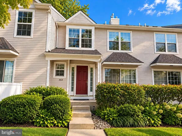 103 Eagle Ct #103, Jamison, PA 18929