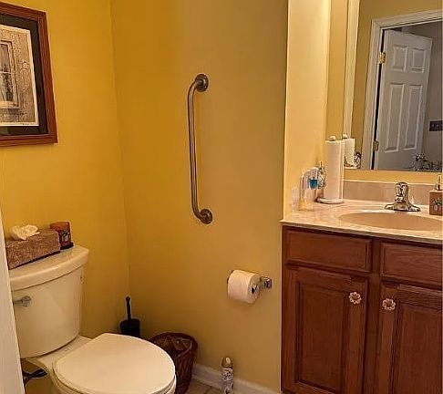 3rd image of 2729 Harvest Dr W #A