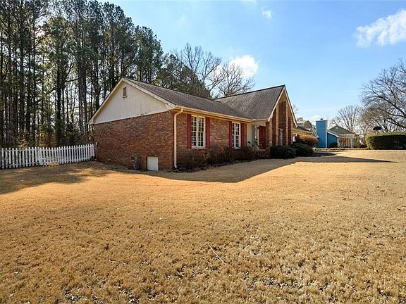 2nd image of 4304 Riverside Dr