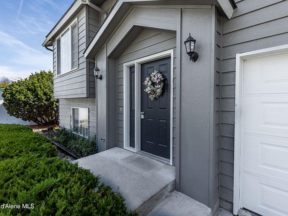 2nd image of 1012 E Miles Ave