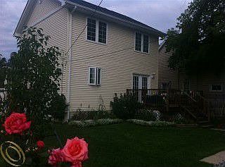 2nd image of 1040 Wall St