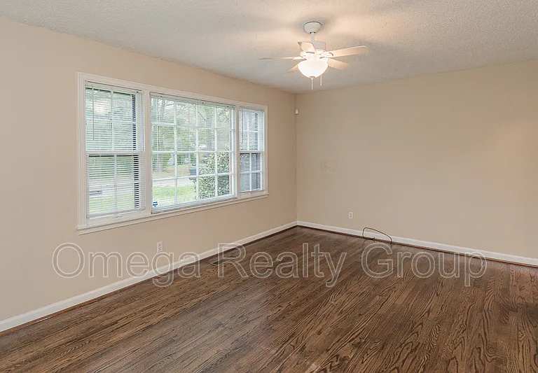 525 Annie Laura Dr — Photo 9
