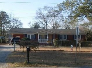 905 Louise Cir, Fayetteville, NC 28314