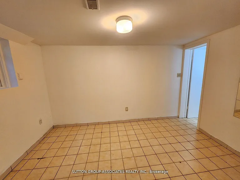 134 Grand Ave #D — Photo 5