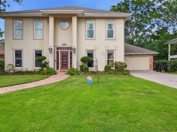 22 Chateau Trianon Dr, Kenner, LA 70065