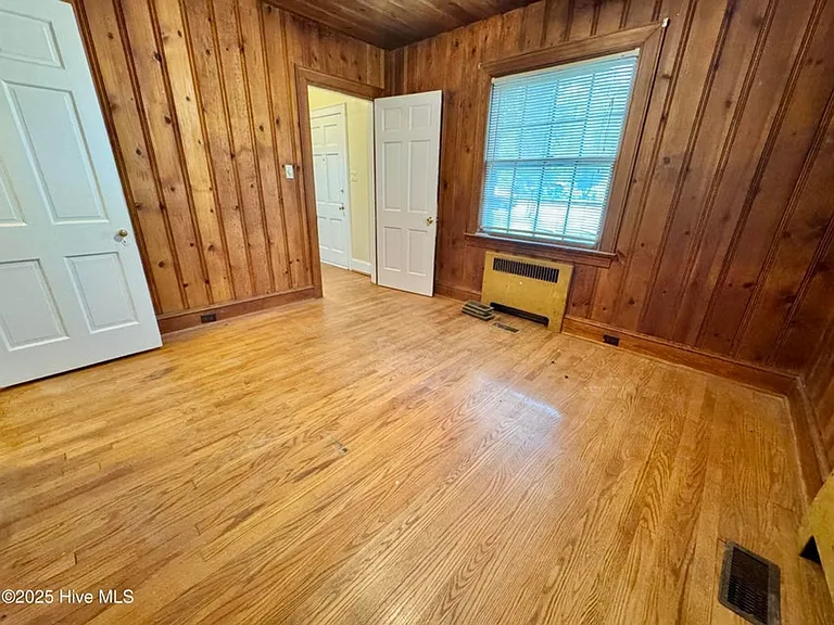 306 Wilson Ave — Photo 10