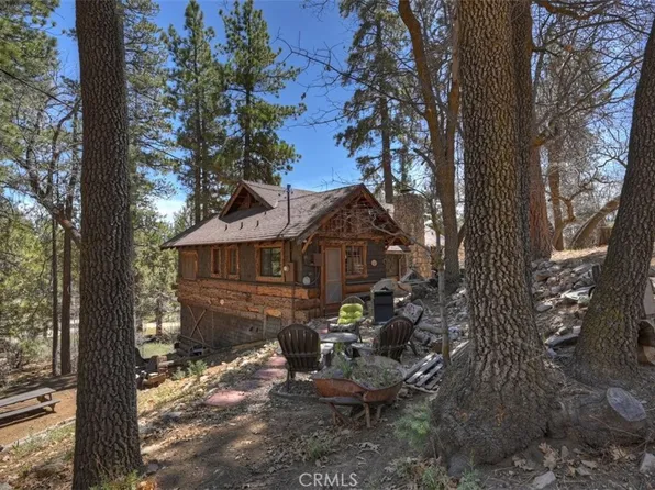 1137 Ridge Rd, Fawnskin, CA 92333