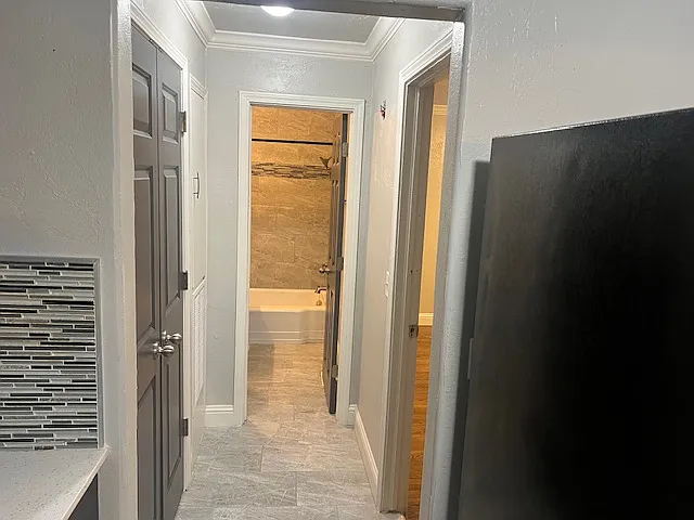 819 NW 21st St #2 — Photo 8