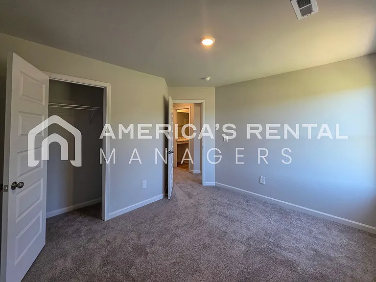 4111 Hudson Ct — Photo 35
