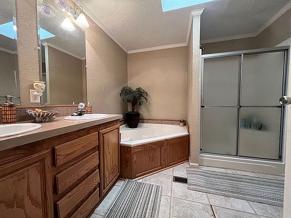 3rd image of 9132 Rosewood Cir