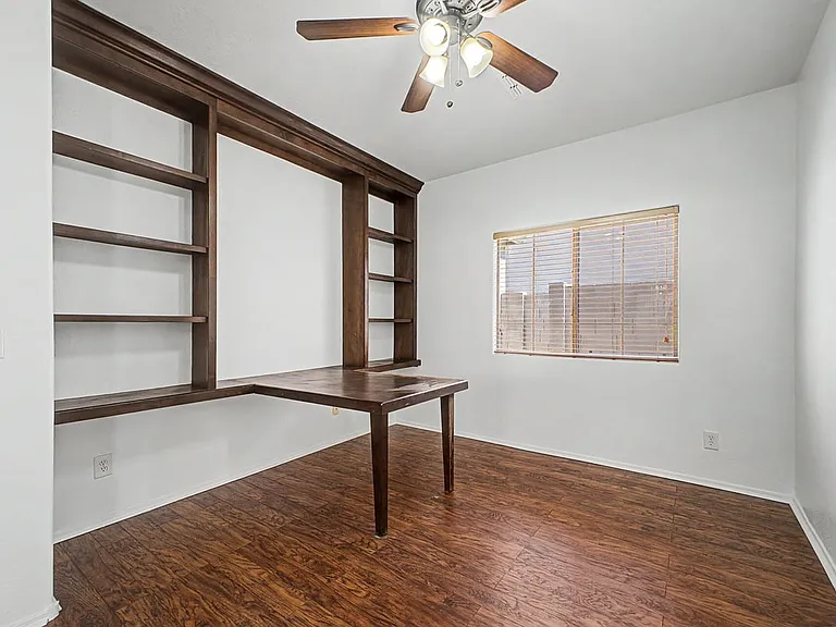2050 N Arbor Ln — Photo 33