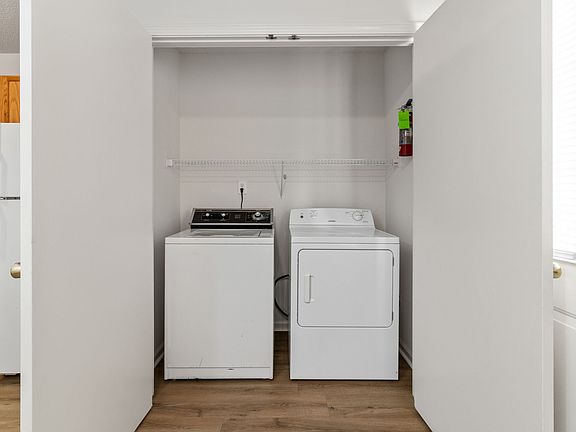 4th image of 1850 Waters Edge Dr APT A