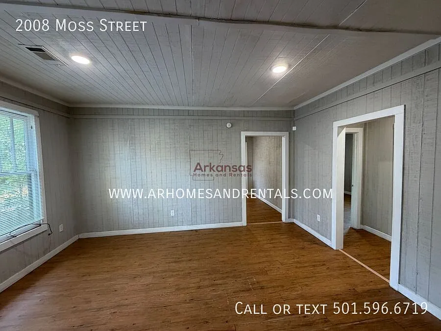 2008 Moss Street | 4 Bedrooms | 1.5 Bathrooms ~ 1/2 Off Month's Rent — Photo 3