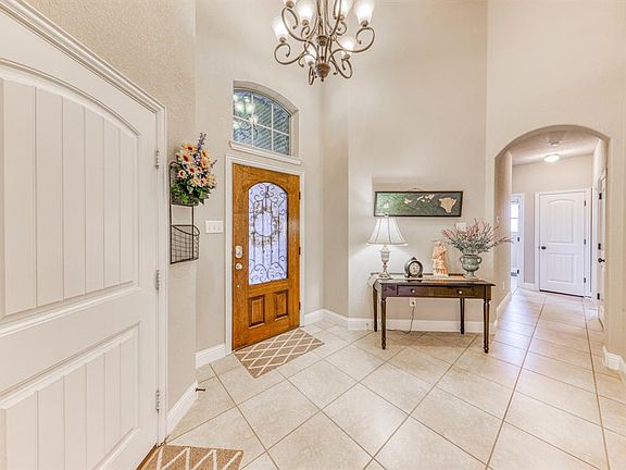 4th image of 208 Golden Arrow Dr