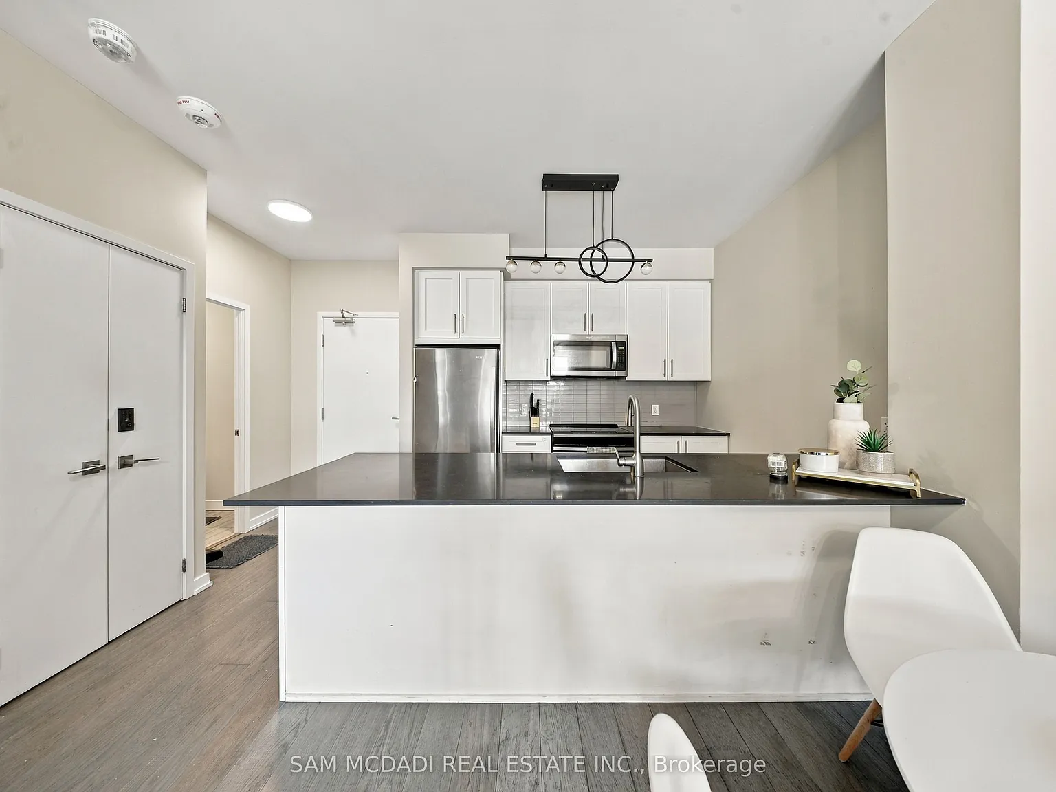 4 bed, $4,500 — Photo 4