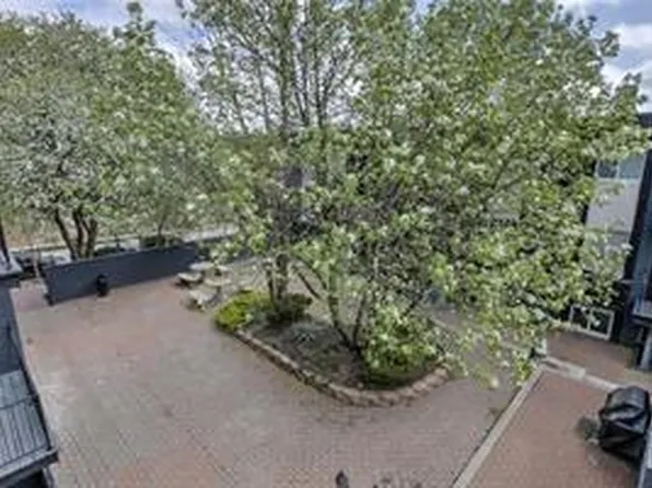 809 W 40th St APT 17, Kansas City, MO 64111