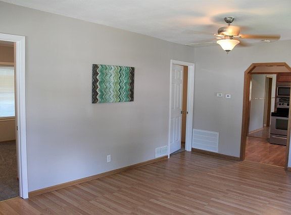2nd image of 217 S Poplar St