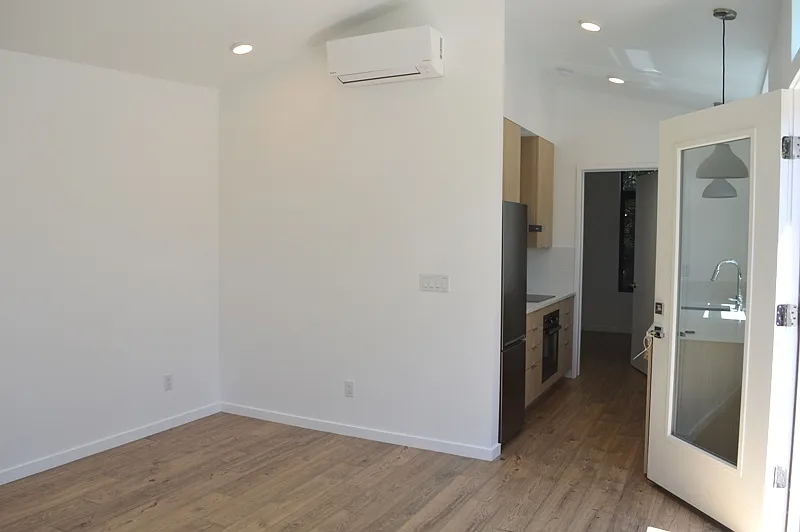 1 bed, 500 sqft, $3,500 — Photo 4