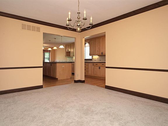 5th image of 14637 Oak Orchard Ct