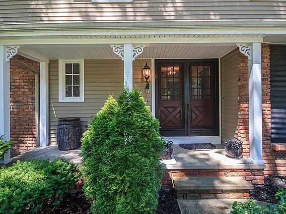 3rd image of 17576 Merry Oaks Trl