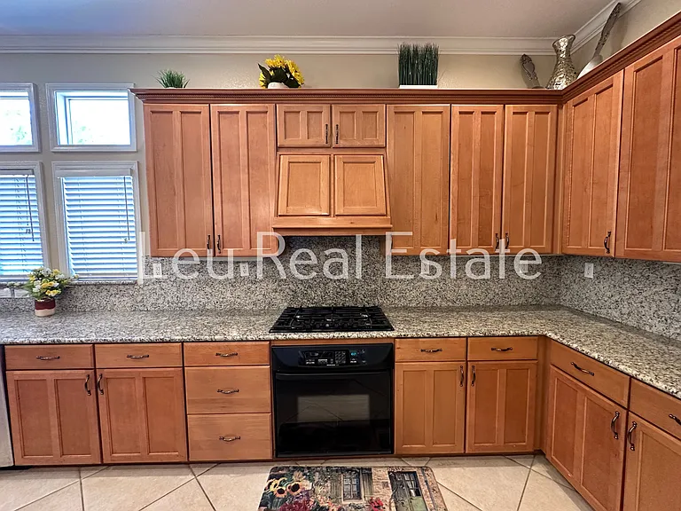 131 Gage Ct — Photo 9