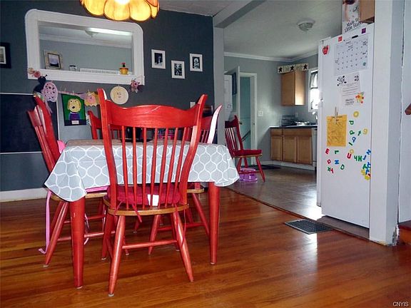 4th image of 8 Cleveland St