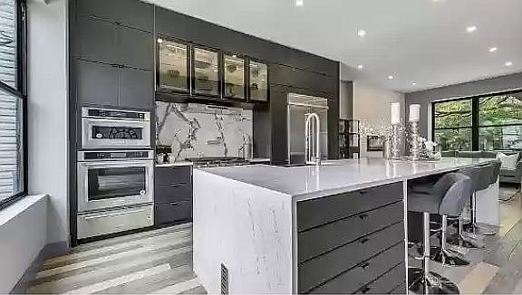 3rd image of 4233-4237 McPherson Ave