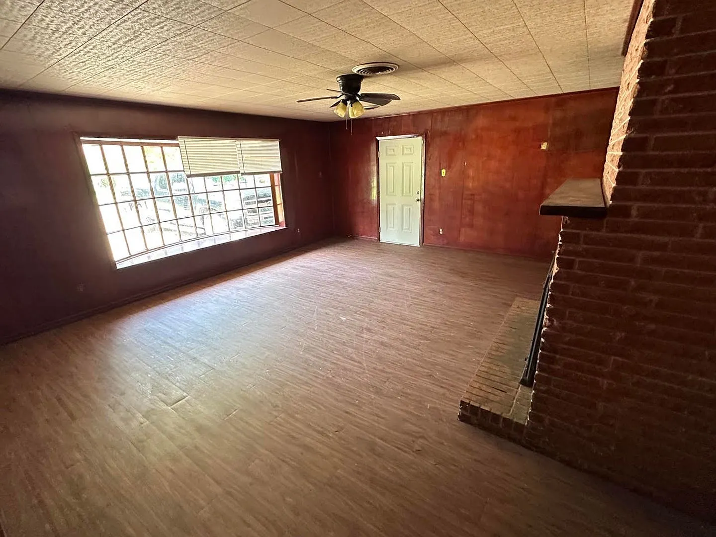 Move-In Ready 4BR/2BA Home in South Jackson | Spacious Living & Convenient Location — Photo 4