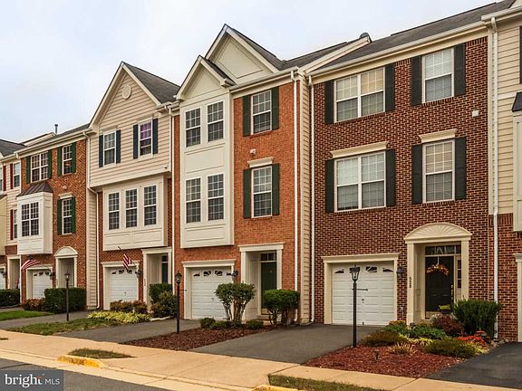 2nd image of 526 Legrace Ter NE