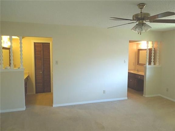 4th image of 1035 Dove Creek Dr