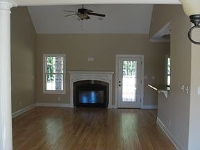 2nd image of 882 38th Ave NE