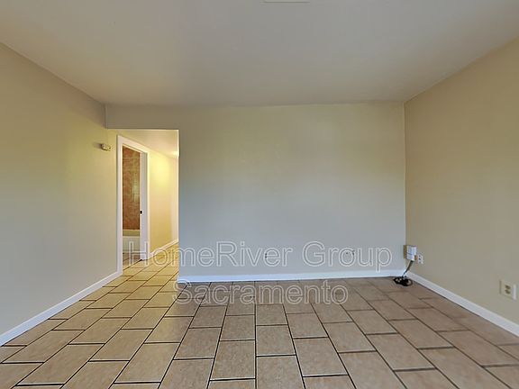4th image of 3416 20th Ave