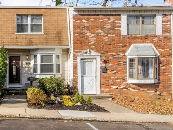 361 Dartmouth Ct, Bensalem, PA 19020